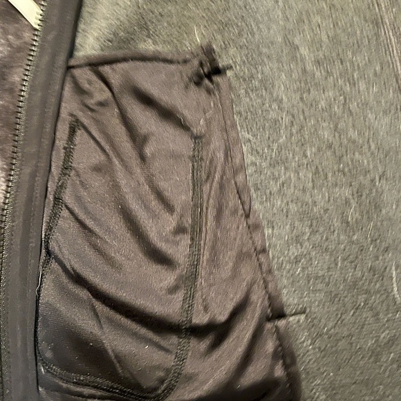 Lululemon Zip Up Jacket - Picture 4 of 7